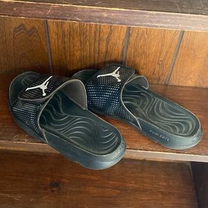 Used Jordan slides. Size 8 mens